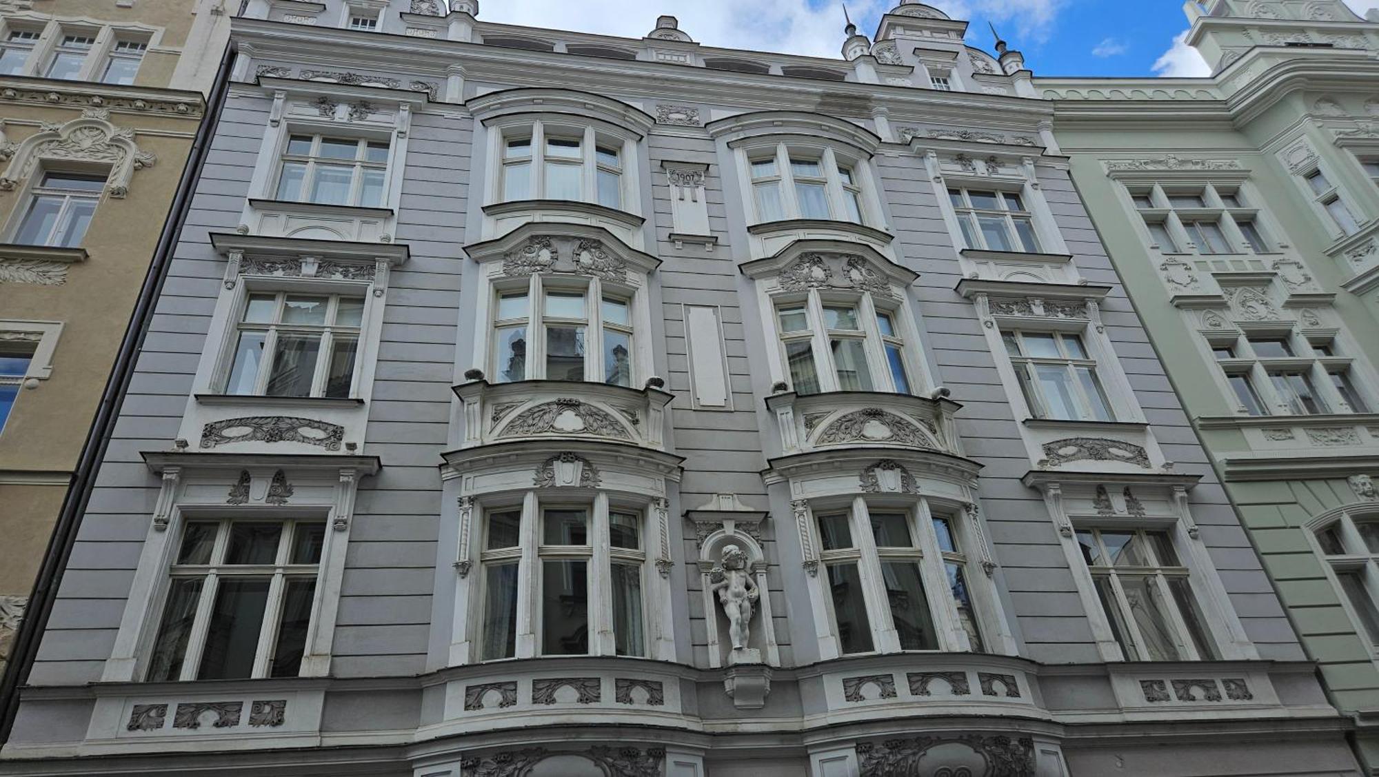 Decadent Art Deco Balcony Apartment In Old Town Praha Eksteriør bilde